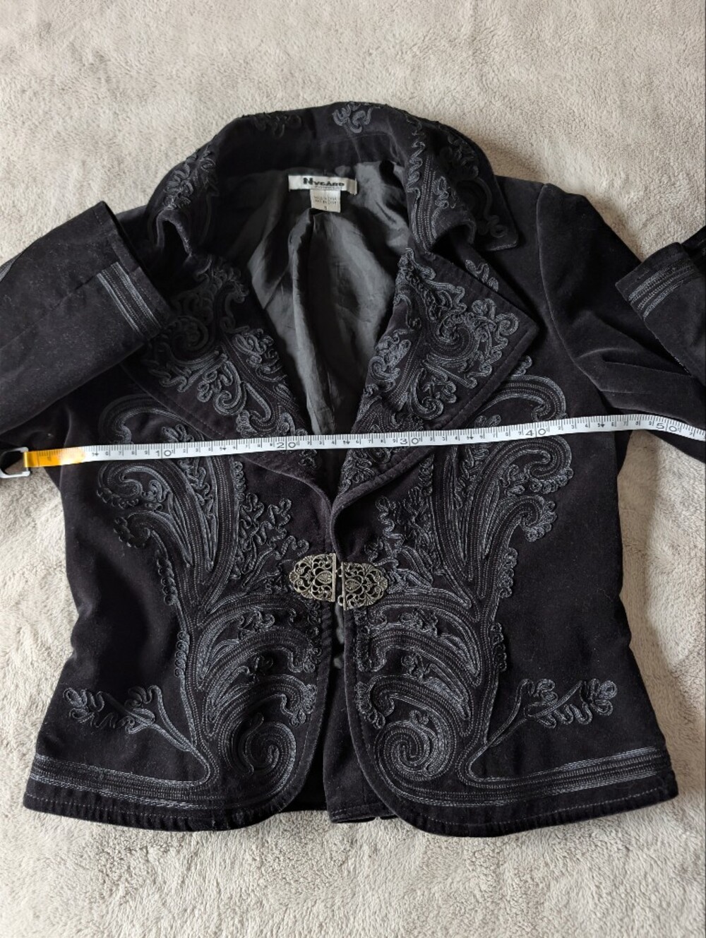 Peter Nygard Black Embroidered Velvet Blazer with Decorative Clasp - Picture 9 of 11
